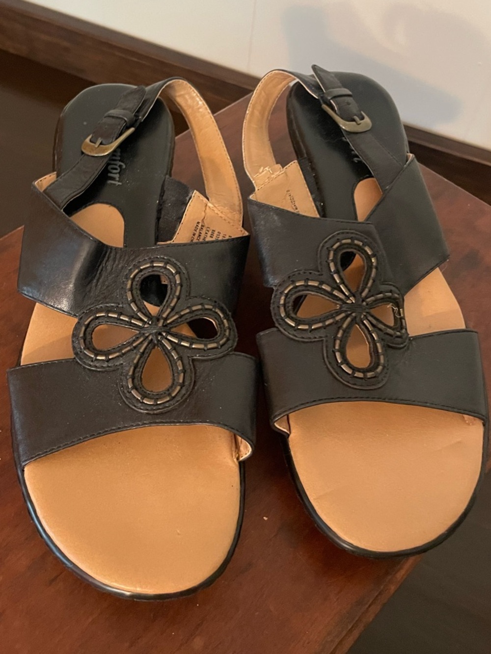 Comfortable Women's Slingback Sandals with Decorative Cutout